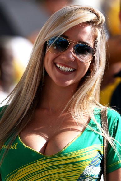 ブラジルワールドカップの美女サポーター集 Football Shirts Voltage Com サッカー各国代表 クラブユニフォーム