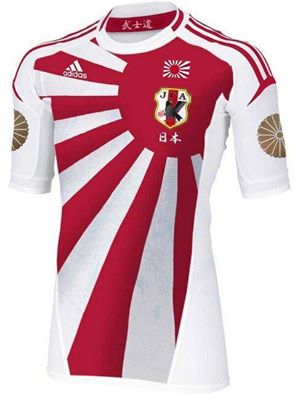 参考画像 ネットを賑わせている日本代表 旭日旗ユニフォーム Football Shirts Voltage Com サッカー各国代表 クラブ ユニフォーム