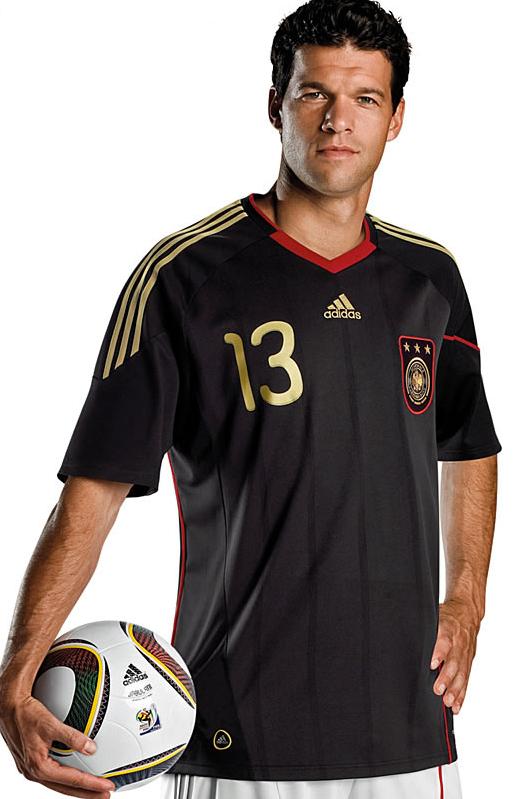 ドイツ代表、10-11年adidas新ユニフォーム（アウェーモデル）発見！: Football Shirts Voltage .com（サッカー各国代表 ＆クラブユニフォーム）