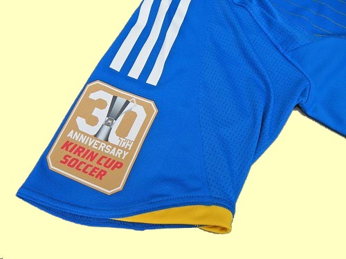 日本代表ユニフォーム、キリンカップ30周年記念バッジ付きモデル登場！: Football Shirts Voltage .com（サッカー各国代表 ＆クラブユニフォーム）