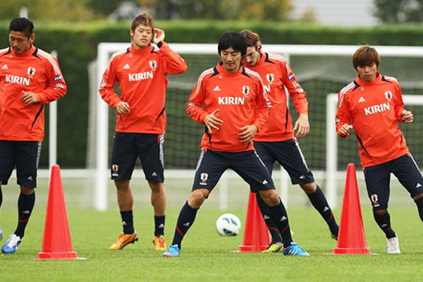 物品 adidas サッカー 日本代表 トレーニング 練習着 M スポンサー付き 