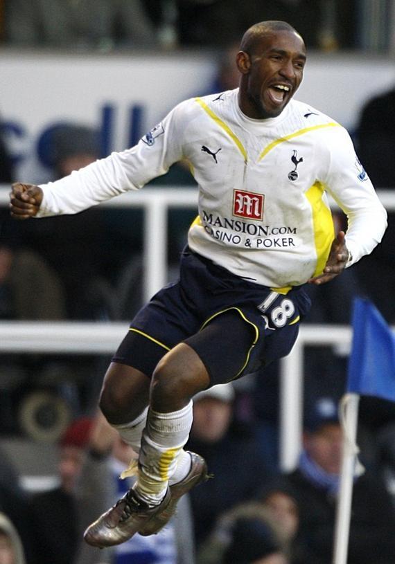 Tottenham-Hotspur-09-10-PUMA-first-kit-Jermain-Defoe.jpg