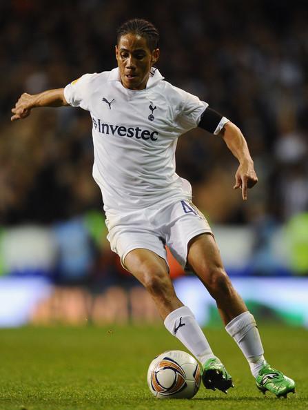 Tottenham-Hotspur-11-12-PUMA-first-kit-Steven-Pienaar.jpg