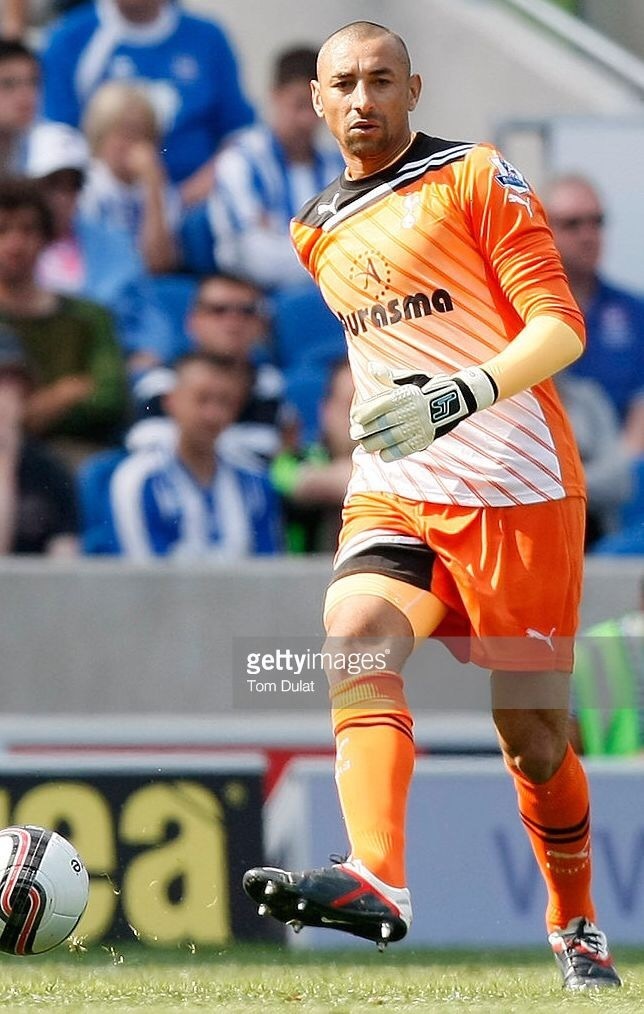 Tottenham-Hotspur-2011-12-PUMA-GK-kit.jpg