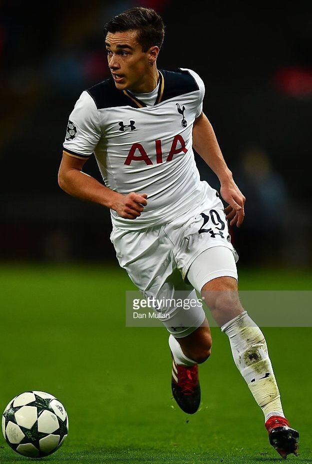 Tottenham-Hotspur-2016-17-UNDER-ARMOUR-home-kit.jpg