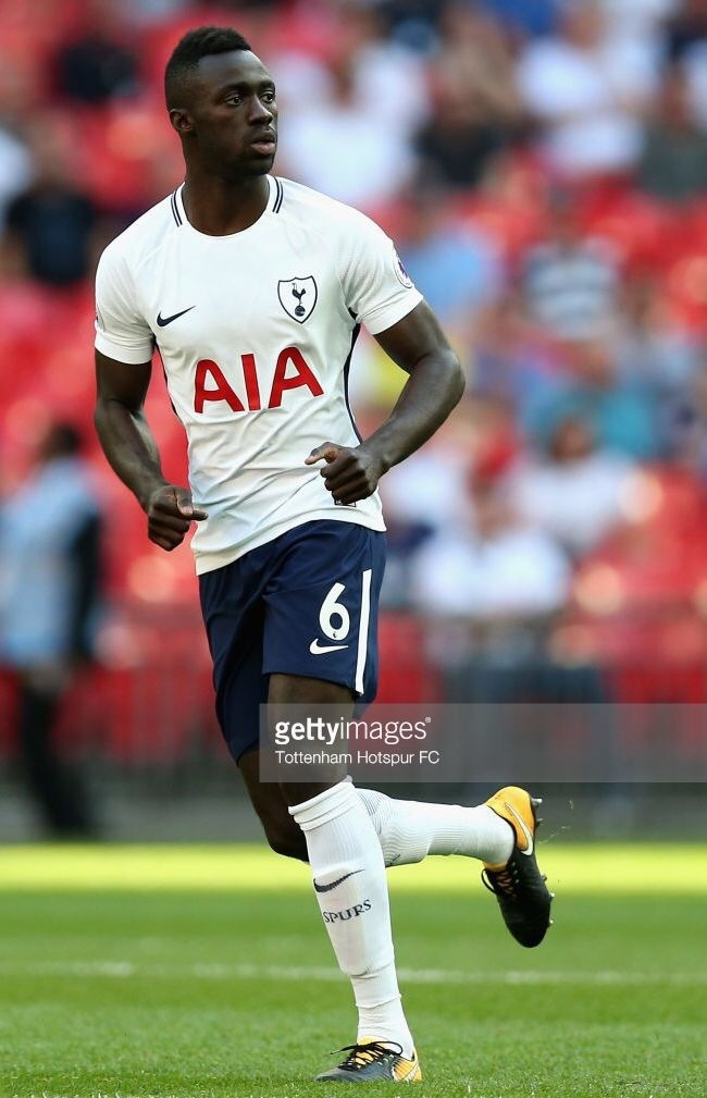 Tottenham-Hotspur-2017-18-NIKE-home-kit.jpg