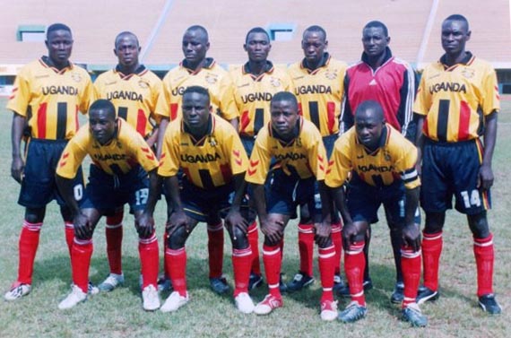 Uganda-05-hummel-yellow-black-red-pose.JPG