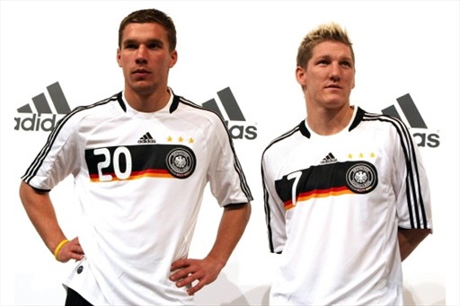 ドイツ代表 08 09adidas新ユニフォームを発表 Football Shirts Voltage Com サッカー各国代表 クラブユニフォーム