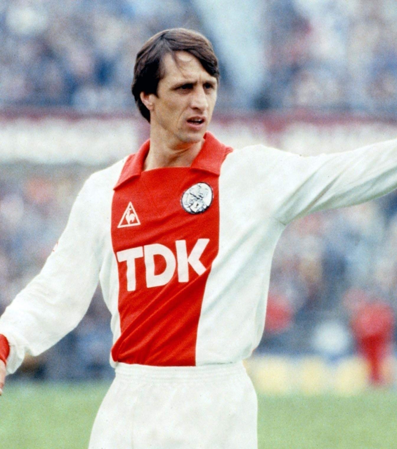 Ajax-82-83-Le-coq-home-kit-Johan-Cruyff.jpg