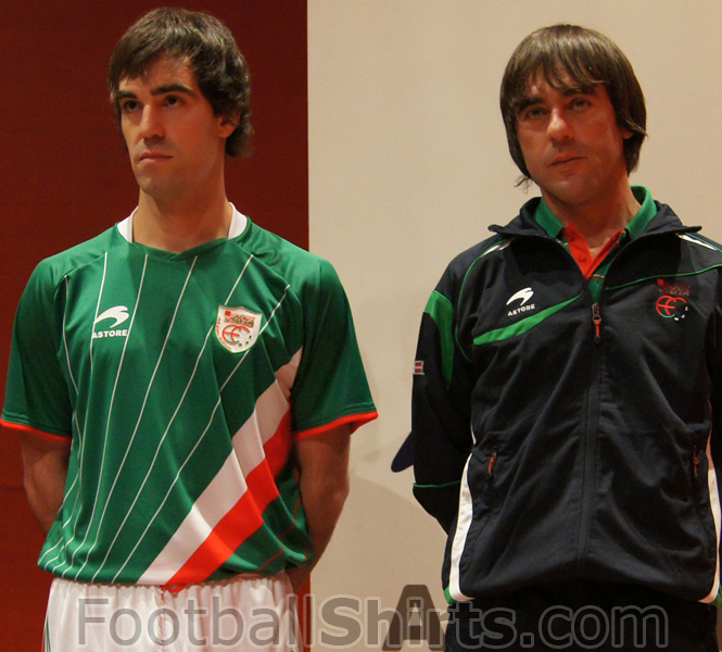 Basque-11-12-ASTRE-home-shirt-green-2.jpg