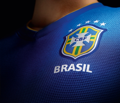 Brazil-12-13-NIKE-new-away-shirt-7.jpg