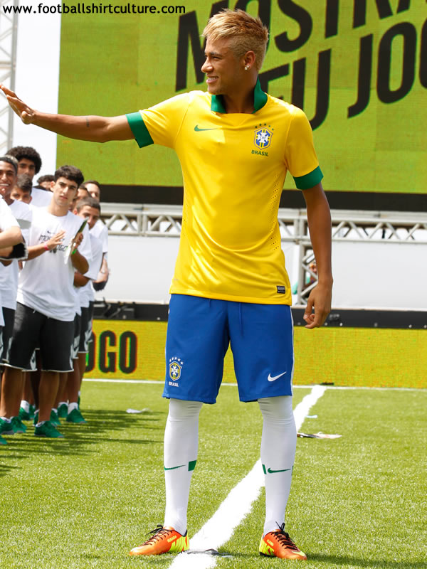 Brazil-2013-NIKE-home-shirt-17.jpg