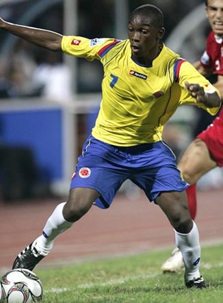 Colombia-09-10-lotto-uniform-yellow-blue-white.JPG