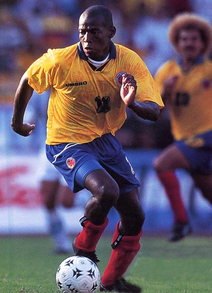 Colombia-97-UMBRO-home-kit-yellow-blue-red-2.JPG