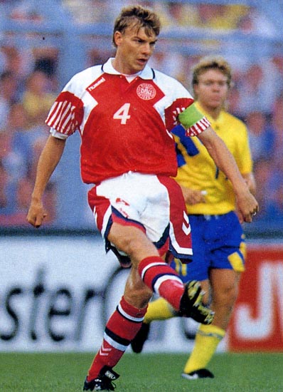 Denmark-92-93-hummel-home-kit-red-white-red.JPG