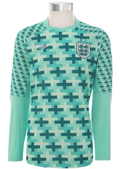 England-11-12-UMBRO-new-GK-shirt-1.JPG