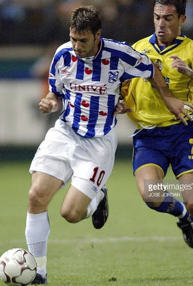Heerenveen-2003-04-UMBRO-home-kit.jpg