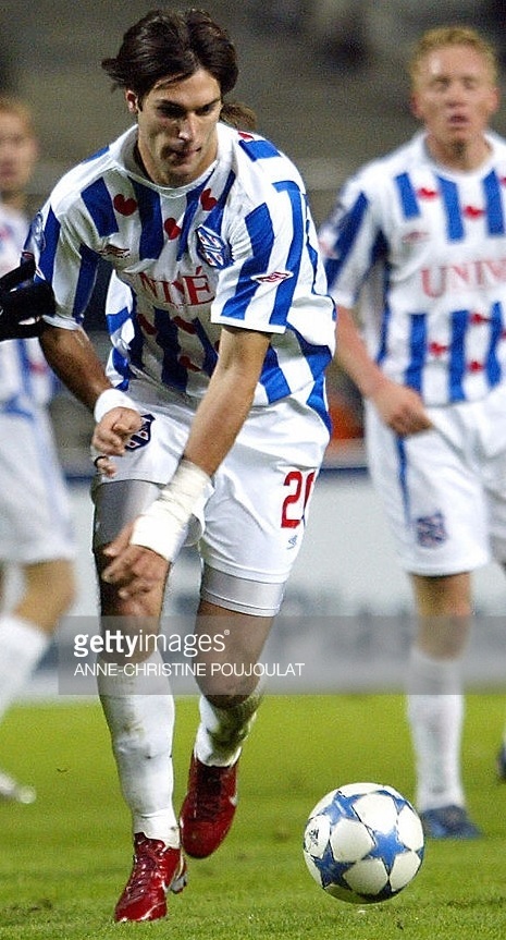 Heerenveen-2005-06-UMBRO-home-kit.jpg