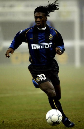 Inter-Milano-2001-2002-NIKE-first-kit-Clarence-Seedorf.jpg