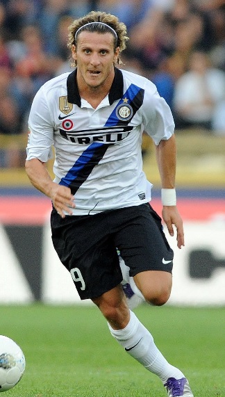 Inter-Milano-2011-2012-NIKE-second-kit-Diego-Forlan.jpg