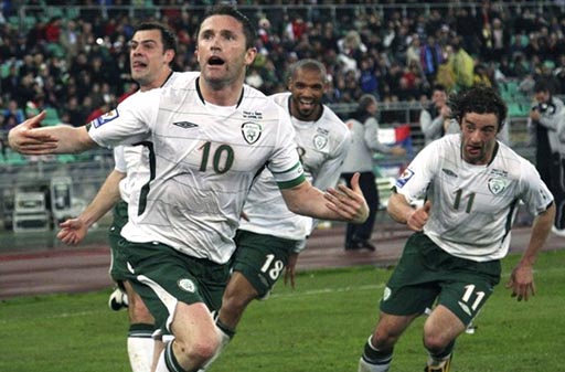 Ireland-09-10-UMBRO-white-green-white-new.JPG