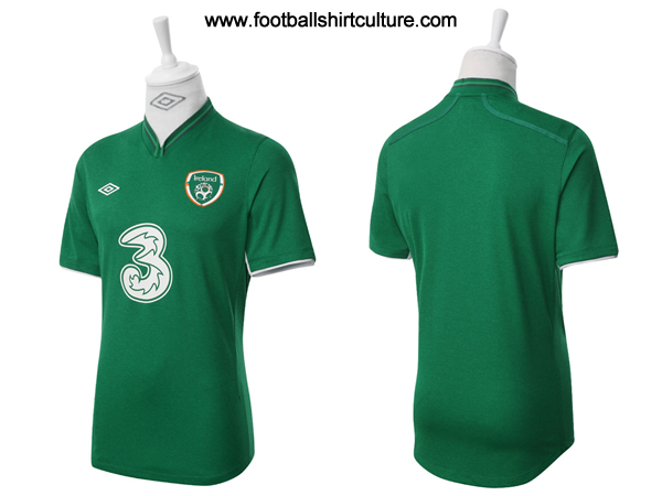 Ireland-12-13-UMBRO-new-home-shirt-green-1.jpg