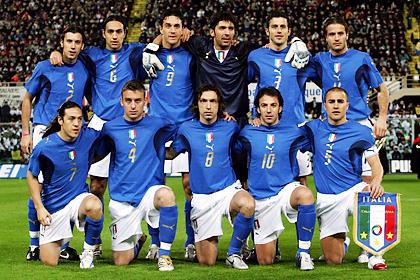 Italy-06-07-PUMA-uniform-blue-white-blue-group.JPG