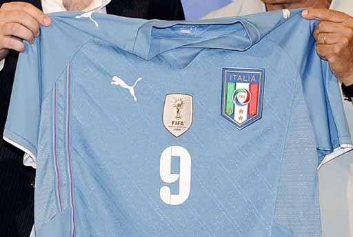 Italy-09-PUMA-Confederations Cup-light blue-white-brown-2.JPG
