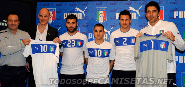 Italy-12-PUMA-new-away-shirt-2.jpg