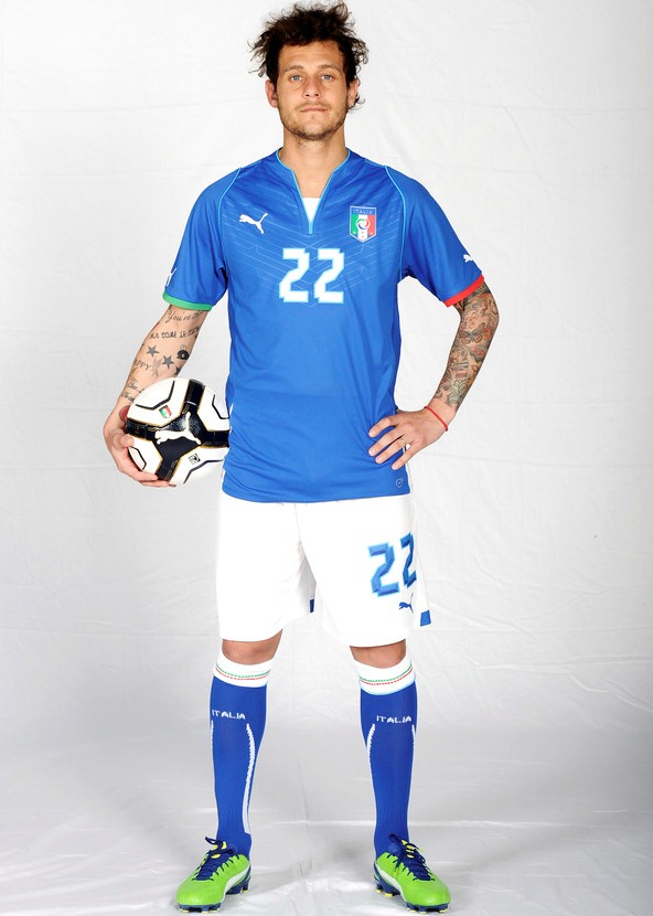 Italy-2013-PUMA-New-Confederations-Cup-home-shirt-10.jpg