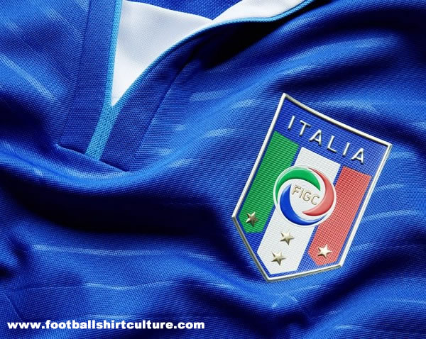 Italy-2013-PUMA-New-Confederations-Cup-home-shirt-5.jpg