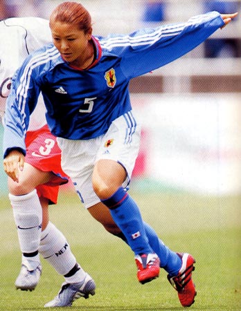 Japan-04-05-adidas-women-blue-white-blue.JPG