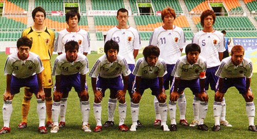 Japan-06-07-adidas-U19-away-white-blue-white-group.JPG