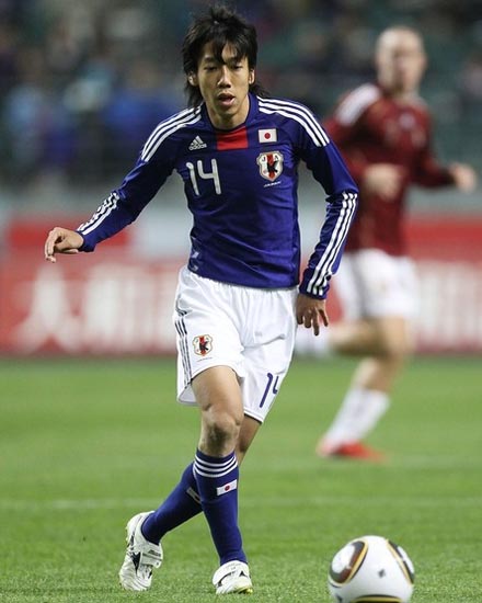 Japan-10-11-adidas-home-kit-Kengo_Nakamura.JPG