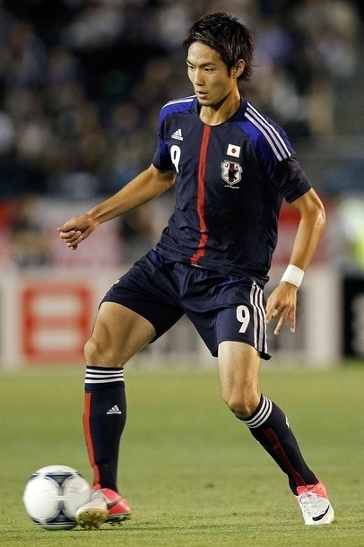 Japan-2012-adidas-U23-home-kit-120711-Kenyu-Sugimoto.jpg