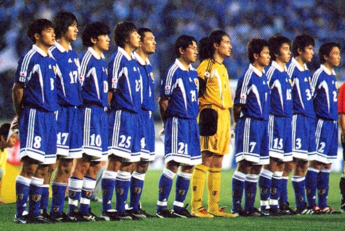 Japan-99-00-adidas-U23-home-blue-blue-blue-stand.JPG