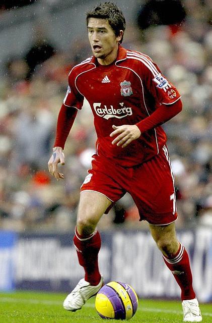 Liverpool-FC-07-08-adidas-first-kit-Harry-Kewell.jpg