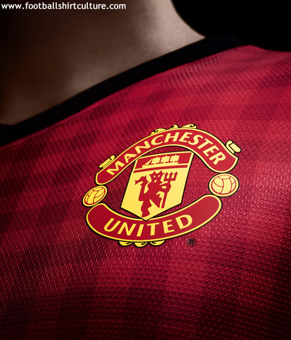 Manchester-United-12-13-NIKE-new-home-shirt-3.jpg