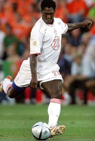 Netherlands-04-05-NIKE-away-kit-white-white-white.jpg