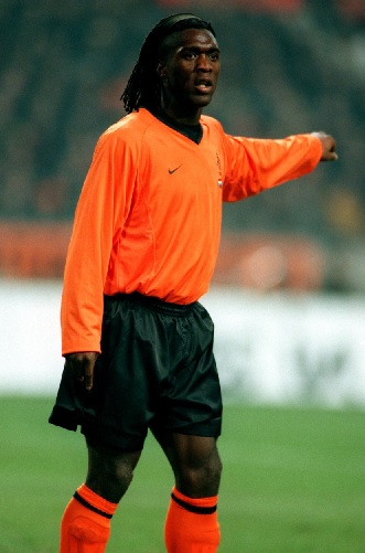 Netherlands-2000-2001-NIKE-home-kit-Clarence-Seedorf.jpg