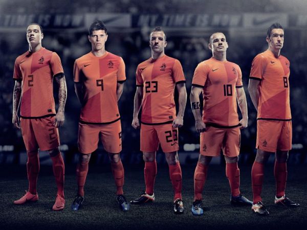 Netherlands-2012-NIKE-new-home-kit-13.jpg