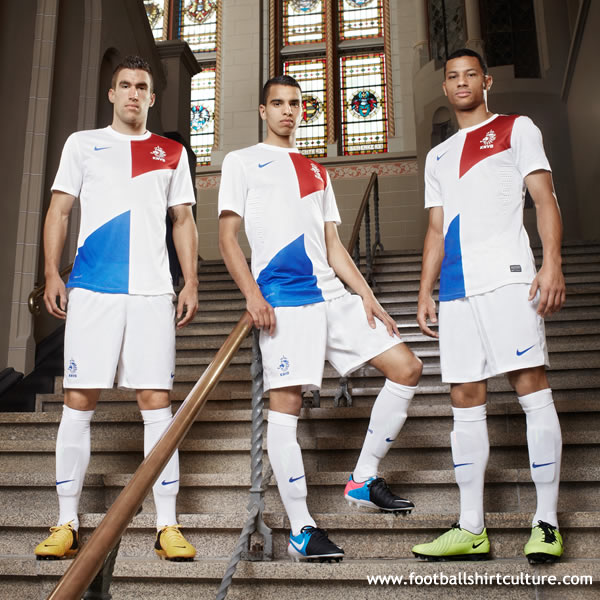 Netherlands-2013-NIKE-away-shirt-3.jpg