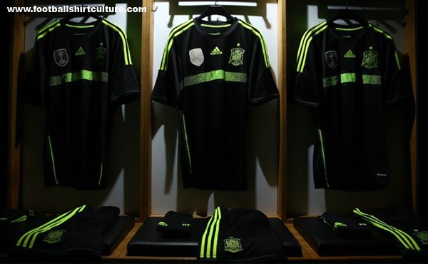 Spain-2014-adidas-ｗorld-cup-away-kit-2.jpg