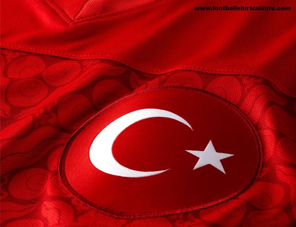 Turkey-2014-NIKE-new-home-kit-3.jpg
