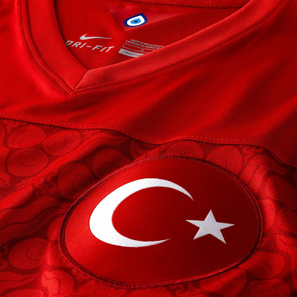 Turkey-2014-NIKE-new-home-kit-6.jpg