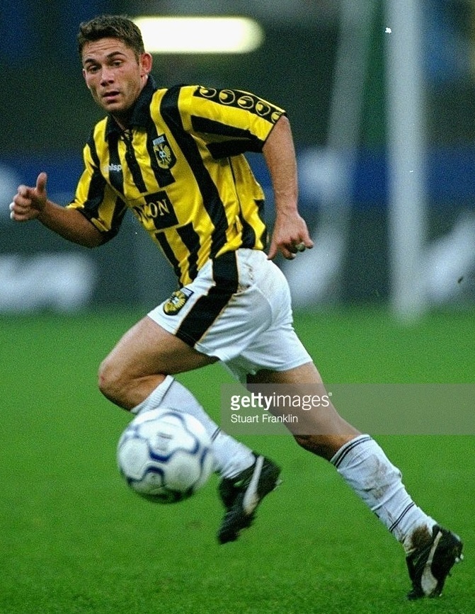Vitesse-2000-01-uhlsport-home-kit.jpg